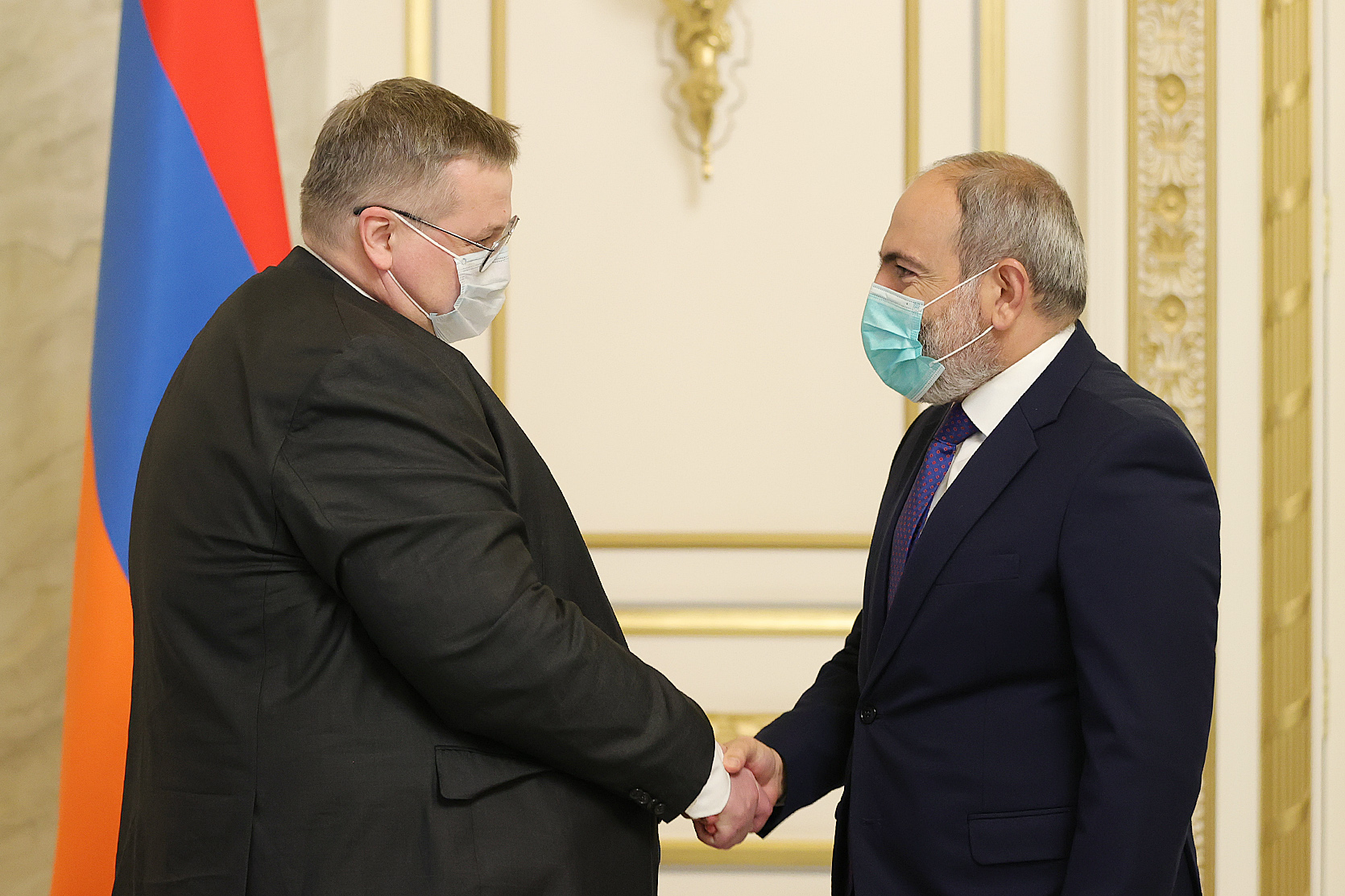 Армения заинтересована в открытии коммуникаций: премьер-министр Пашинян принял заместителя председателя правительства РФ