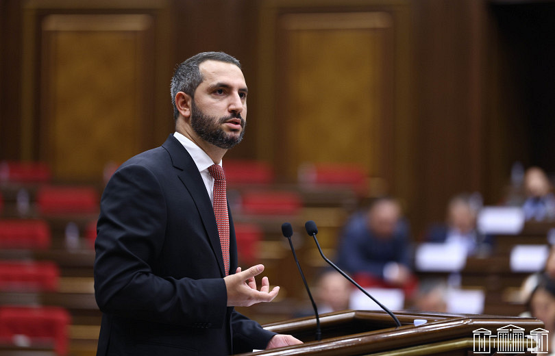 Այնպես եք անում, որ մարդ չգնա այնպիսի եկեղեցի, որտեղ քահանան ձերոնքական է․ Ռուբինյանը՝ ընդդիմությանը