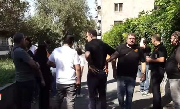 Արցախի անկախության օրվա առթիվ Երևանում աջակցության ակցիա է իրականացվում․ Ուղիղ