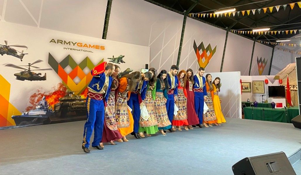 «Ալաբինո» զորավարժարանում անցկացվել է համերգ ՀՀ ԶՈՒ երգի և պարի համույթի մասնակցությամբ լուսանկարներ