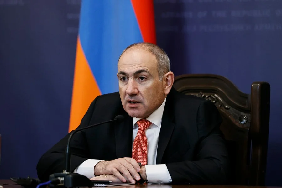 «40 տարեկանը կարող է լինել մայոր, բայց չի՞ կարող լինել պայմանագրային շարքային զիծառայող, ինչու՞». Փաշինյան