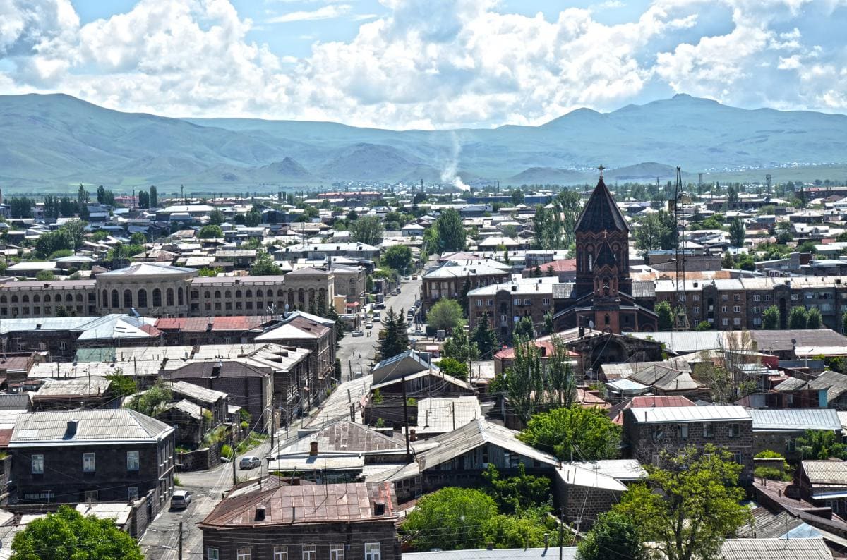 Հանցագործության մասին հաղորդում՝ Գյումրիում համայնքային միջոցներով կատարվող փողոցների խճապատման մասին