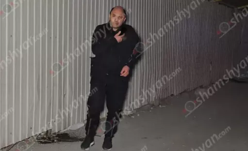 Երևանում հետիոտնի համար անցման վայրում պարեկները տղամարդու մոտ հայտնաբերել են կասկածելի իր