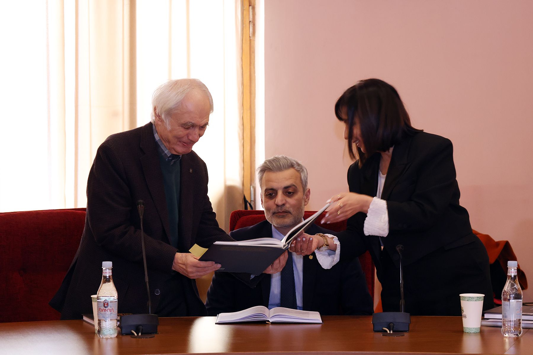 Տիգրան Մանսուրյանի ծննդյան օրը տեղի է ունեցել նրան նվիրված մենագրության շնորհանդեսը