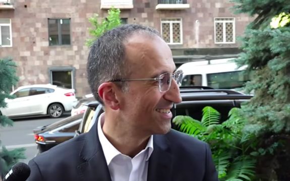 Դուք գո՞հ չէիք Ալեն Սիմոնյանի աշխատանքից, որ փոխեցիք. հարց Թորոսյանին (տեսանյութ)