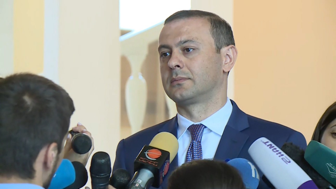 Արմեն Գրիգորյանի համար մայիսի 9-ը եռատոն չէ
