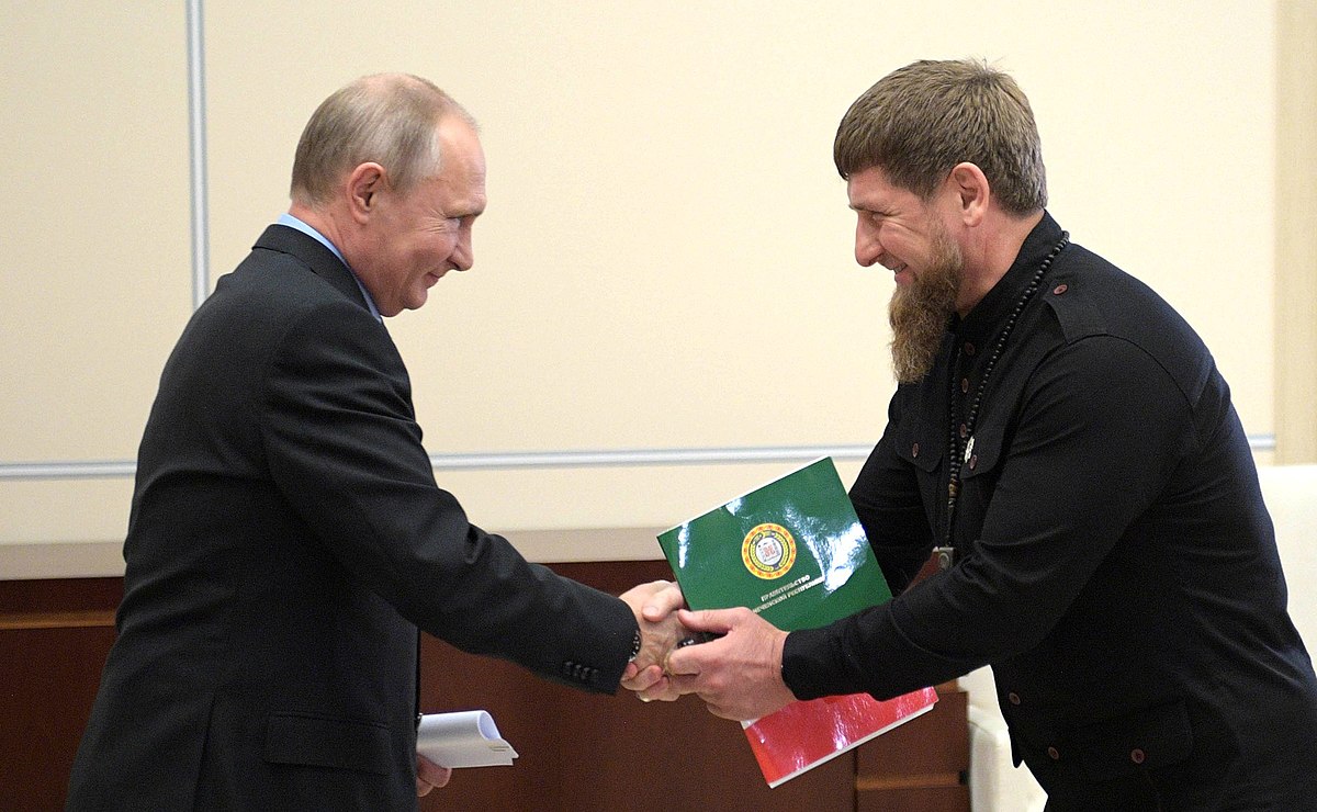 Путин присвоил Кадырову звание генерал-лейтенанта
