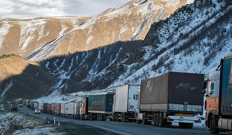 Վերին Լարսի անցակետ տանող ճանապարհը բացվել է բեռնատարների համար