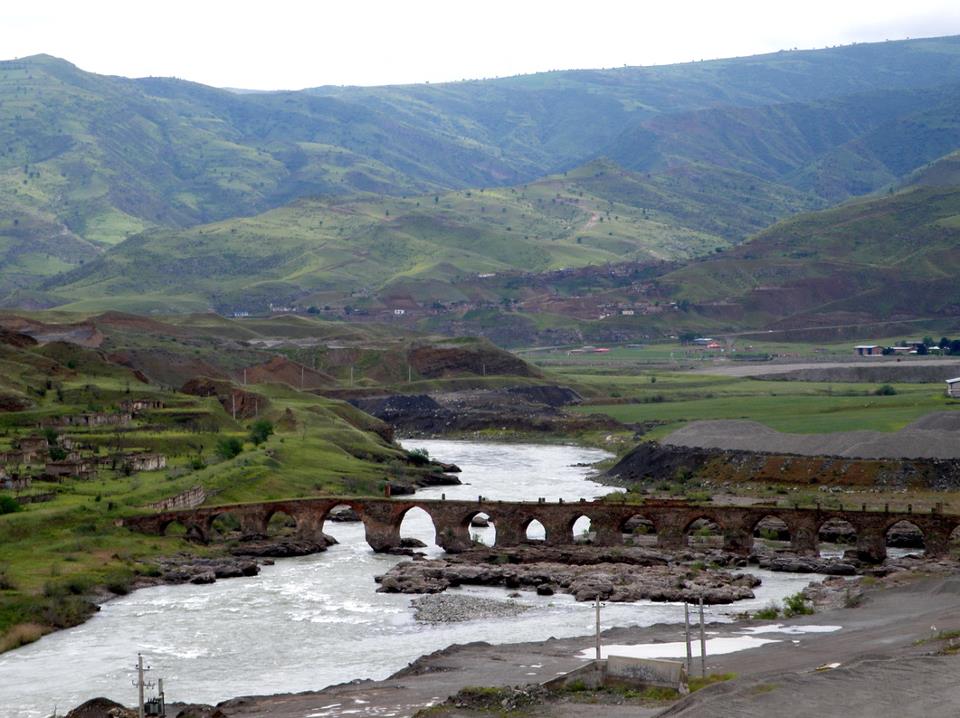 Ադրբեջանը հայտնում է, որ Իրանի 4 քաղաքացի Խուդաֆերինի կամրջի վրայով մտել է ադրբեջանական տարածք 
