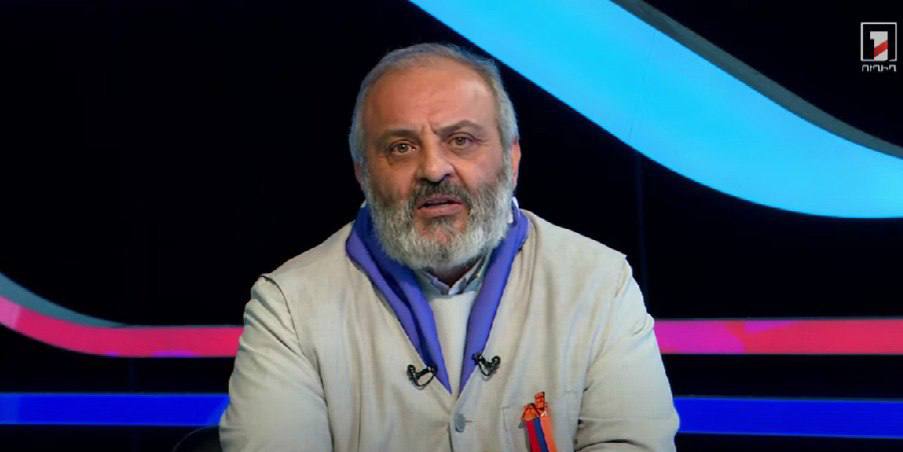 Բագրատ Սրբազանն ու աջակիցները Հանրապետության հրապարակում են՝ ուղիղ