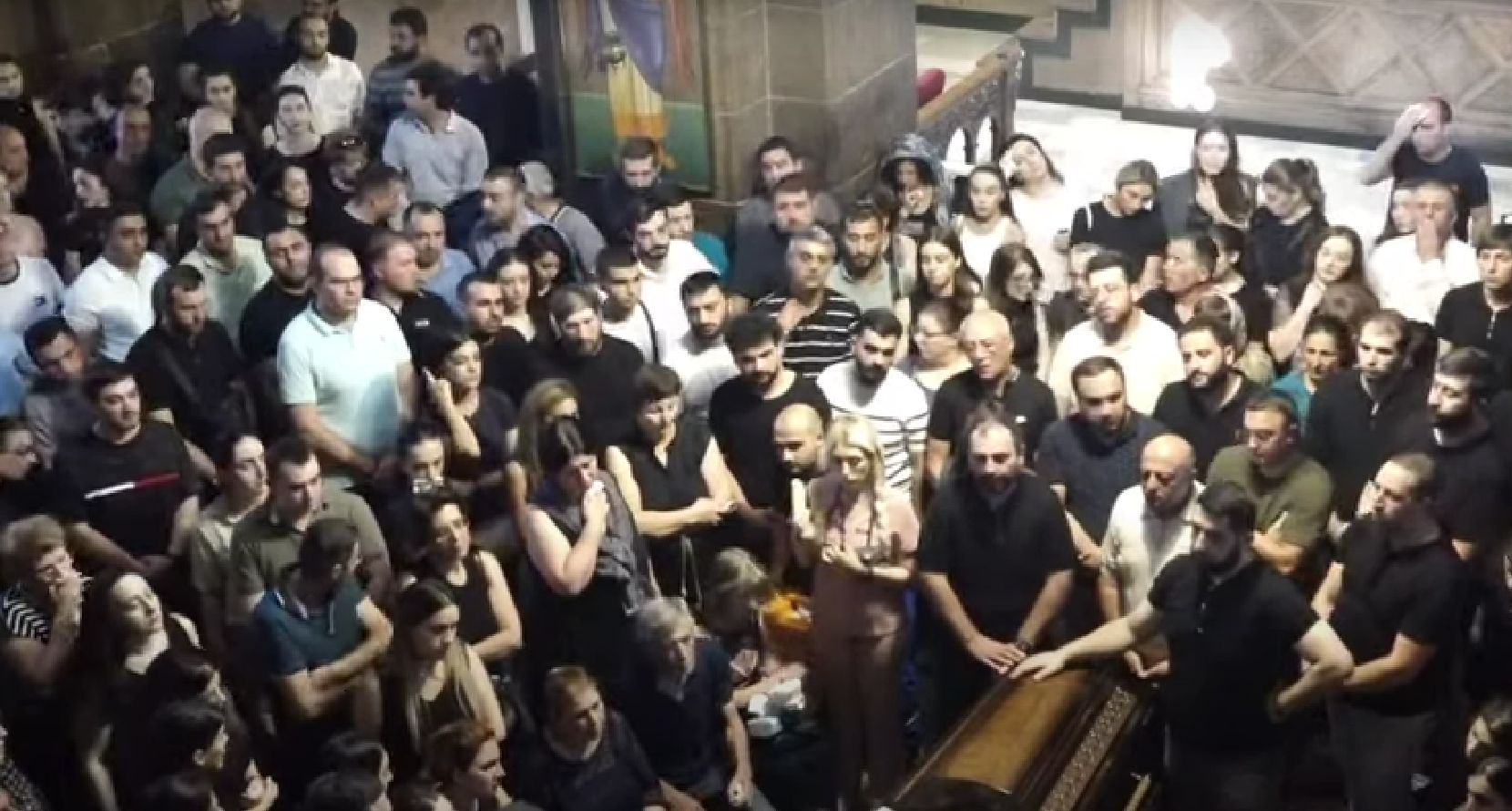Տեղի է ունեցել Հովհաննես Հարությունյանի հոգեհանգստի արարողությունը. ներկա են եղել Ռոբերտ Քոչարյանը, Բագրատ Սրբազանը (տեսանյութ)