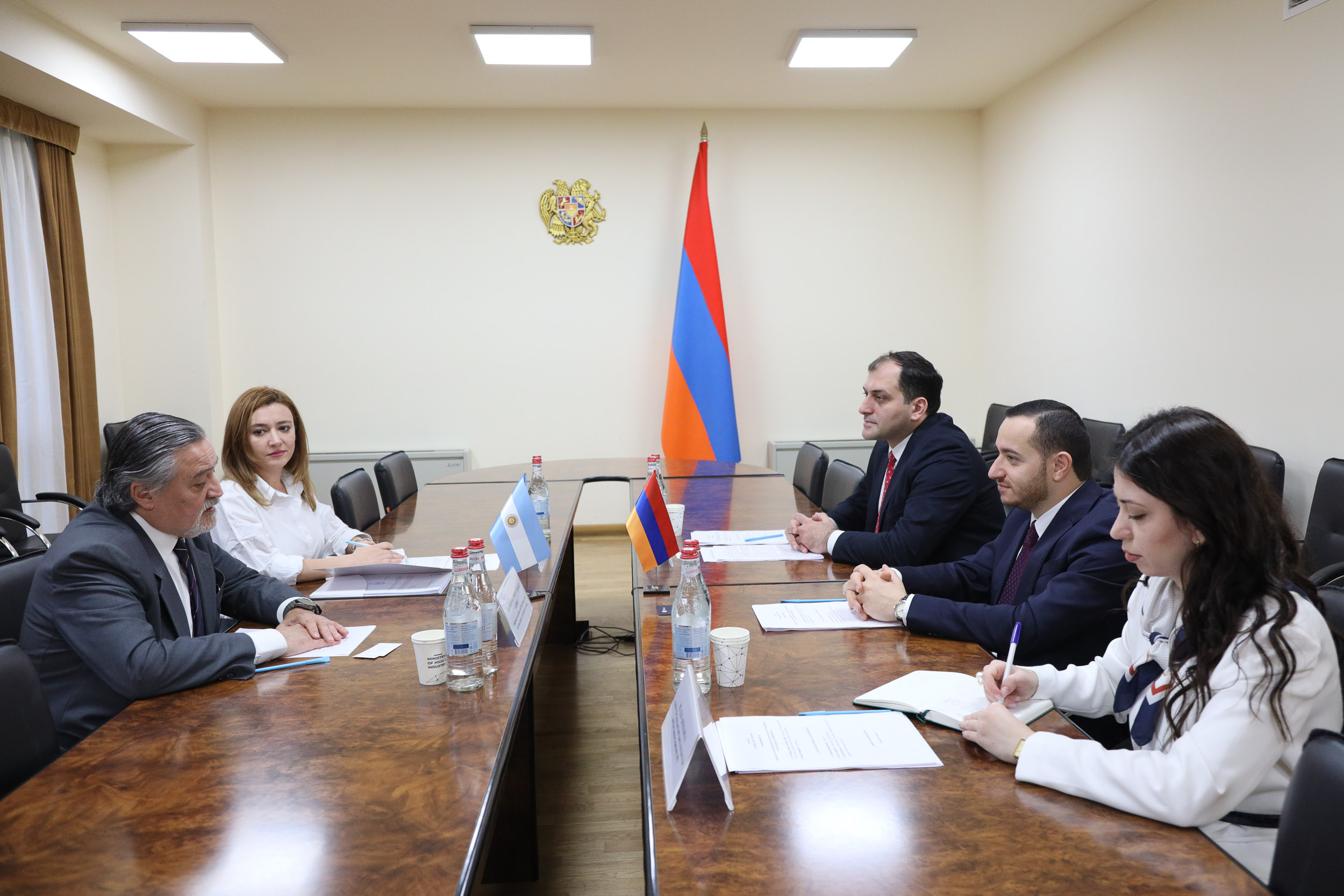 ԲՏԱ նախարարն ընդունել է Արգենտինայի դեսպանին