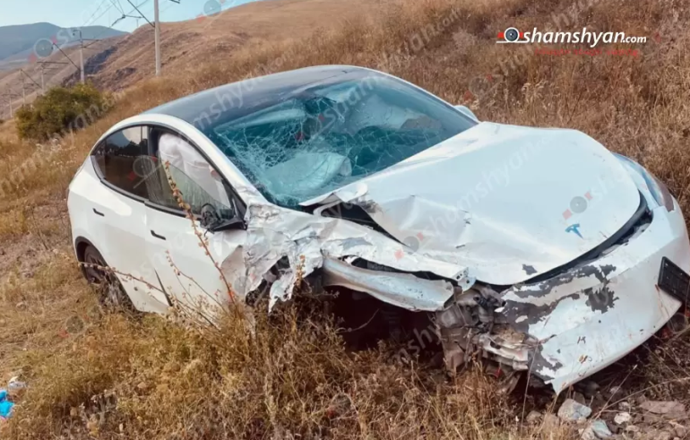 Ծովագյուղ-Շորժա-Վարդենիս ավտոճանապարհին բшխվել են «Ford Transit»-ն ու «Tesla»-ն․ կա 9 վիրшվոր