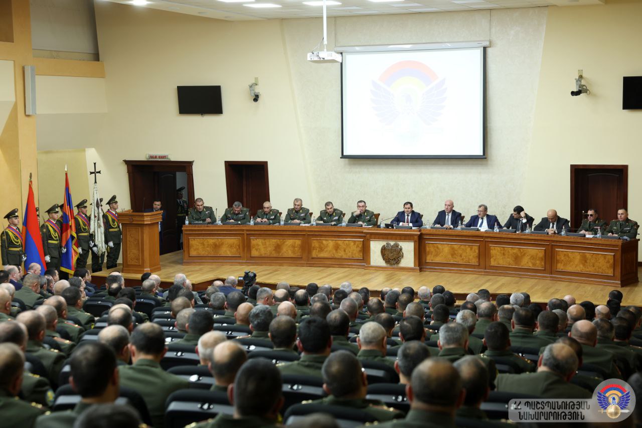 Սուրեն Պապիկյանի գլխավորությամբ տեղի է ունեցել պաշտպանության նախարարին կից կոլեգիայի նիստ