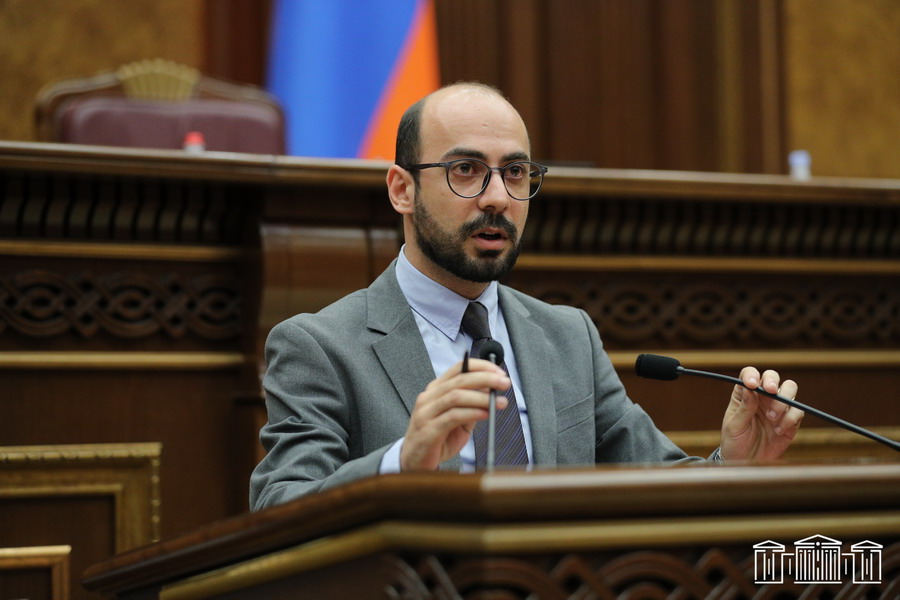 Պետք է պատասխան տաք 300 հազար ադրբեջանցիների վերադարձի թեմայով ժողովրդին ահաբեկելու համար. Հովհաննիսյանը