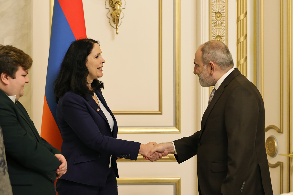 Премьер-министр РА и председатель комиссии бундестага обменялись мнениями об углублении сотрудничества Армения-ЕС