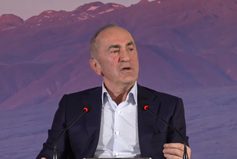 Մի անգամ այն ժամանակ զանգել եմ Հեյդար Ալիևին ու առաջարկել իրենցից բիտում գնել, ասաց՝ եթե այդ գործարքին գնամ, մեզ մոտ մեծ քննադատության տակ կհայտնվեմ. Ռոբերտ Քոչարյան