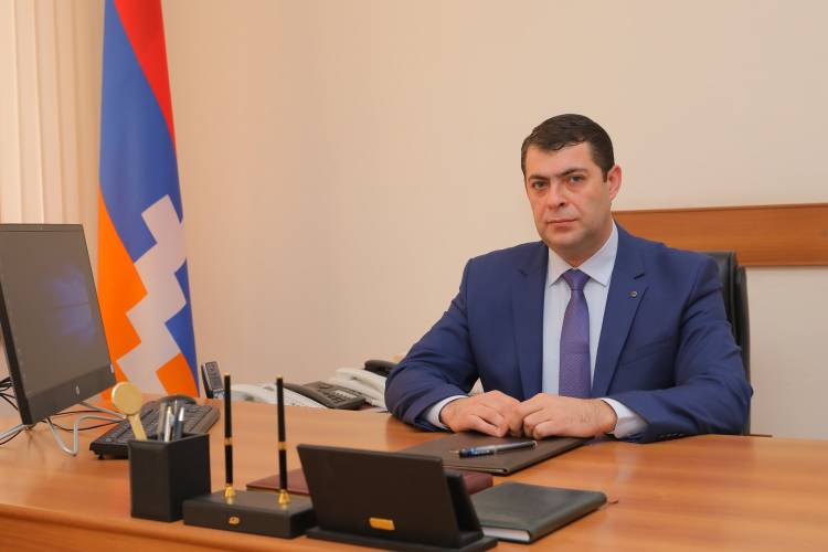Մեքենան կանգնեցրել եմ, սարեր-ձորերով մի կերպ հասել եմ Ստեփանակերտ․ նախկին նախարարին հաջողվել է Ամանորին հասնել Արցախ․ «Հրապարակ»