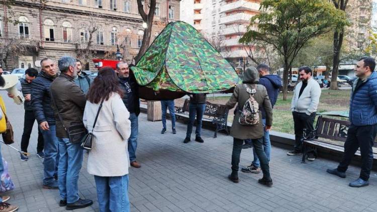 Ոստիկանությունը, անտեսելով օրենքը և ՄԻՊ այսօրվա որոշումը, հերթական անգամ ոտնահարել է մեր իրավունքները. «Զանգ»