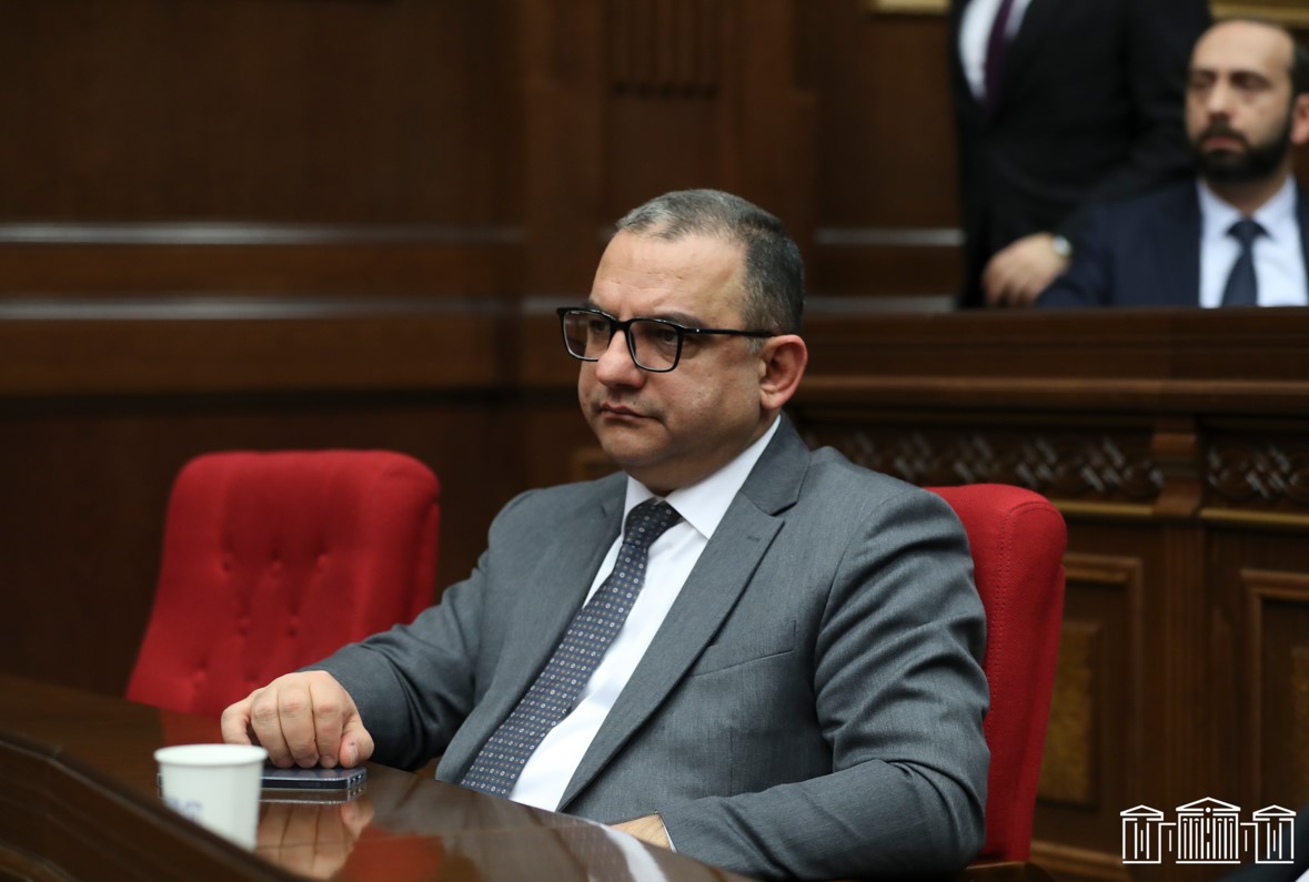 Փոխվարչապետն ընդունել է ԼՂ-ից բռնի տեղահանված մի խումբ քաղաքացիների. մանրամասներ