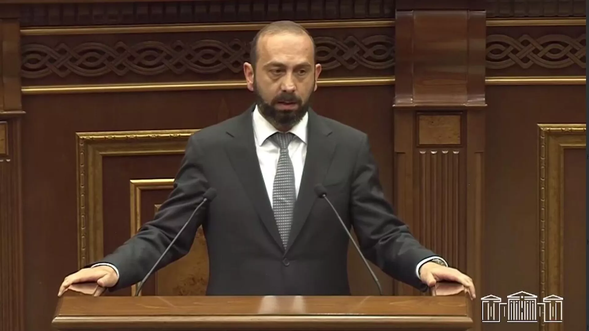 Առաջիկա օրերին ծավալները կավելանան. Միրզոյանը` Իրանից Հայաստան հոսքերի մասին