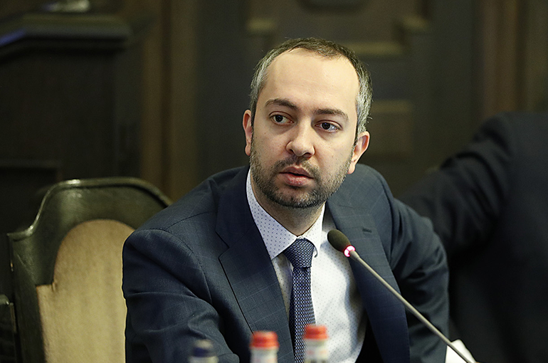 Բացարձակ սուտ է․ Էդուարդ Աղաջանյանը՝ կառավարական առանձնատան վերանորոգման ծախսերի մասին