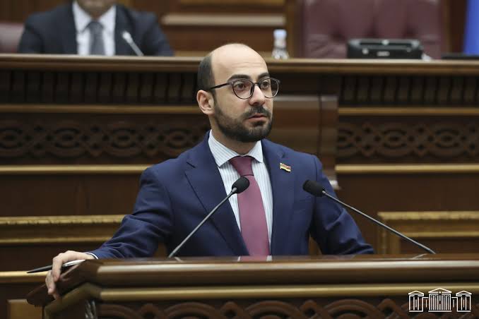 Ընտրակաշառքով գործունեություն ծավալող կուսակցությունները պետք է հնարավորություն չունենան զբաղվելու քաղաքականությամբ. Հովհաննիսյան