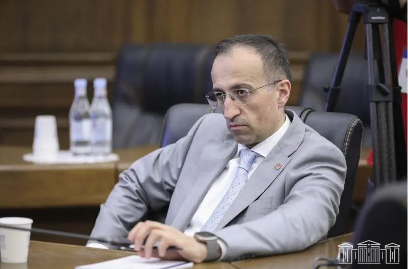 Աշխատանքային պայմանագրերի՝ թղթային տարբերակով կնքում կպահպանվի մինչև 2027 թվականի հուլիսի 1-ը