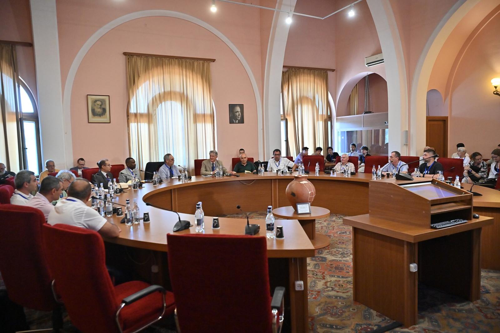 ՀՀ ԳԱԱ-ում մեկնարկել է «Փնջեր և ճառագայթում, փոխազդեցություն և կիրառություններ» թեմայով 10-րդ միջազգային գիտաժողովը