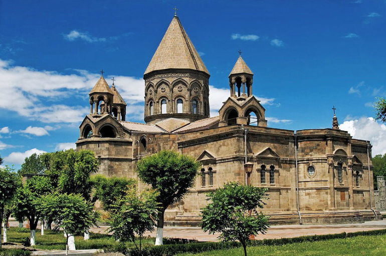Դատախազությունն ուսումնասիրում է «եկեղեցում ճգնաժամի» մասին զեկույցը