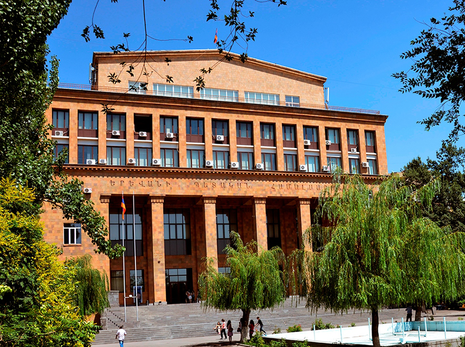 ԵՊՀ ուսանողները մասսայաբար միացել են դասադուլի կոչին. Քրիստինե Վարդանյան
