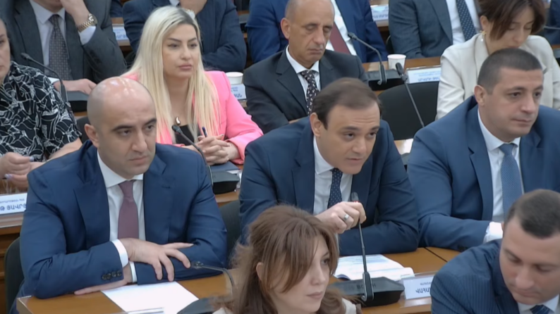 Երևանի քաղաքապետարանը կնքել է 45 տրոլեյբուս ձեռք բերելու պայմանագիրը, բայց գումար դեռ չի նախատեսել
