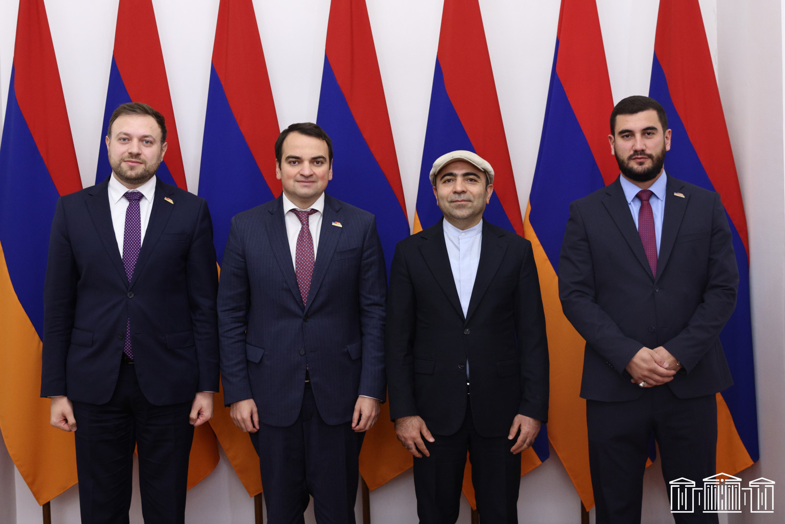 «Ուժեղ Հայաստան» խմբակցության անդամները և Իրանի դեսպանը քննարկել են ԹՐԻՓՓ-ին և Հայաստան-Ադրբեջան հարաբերություններին առնչվող հարցեր