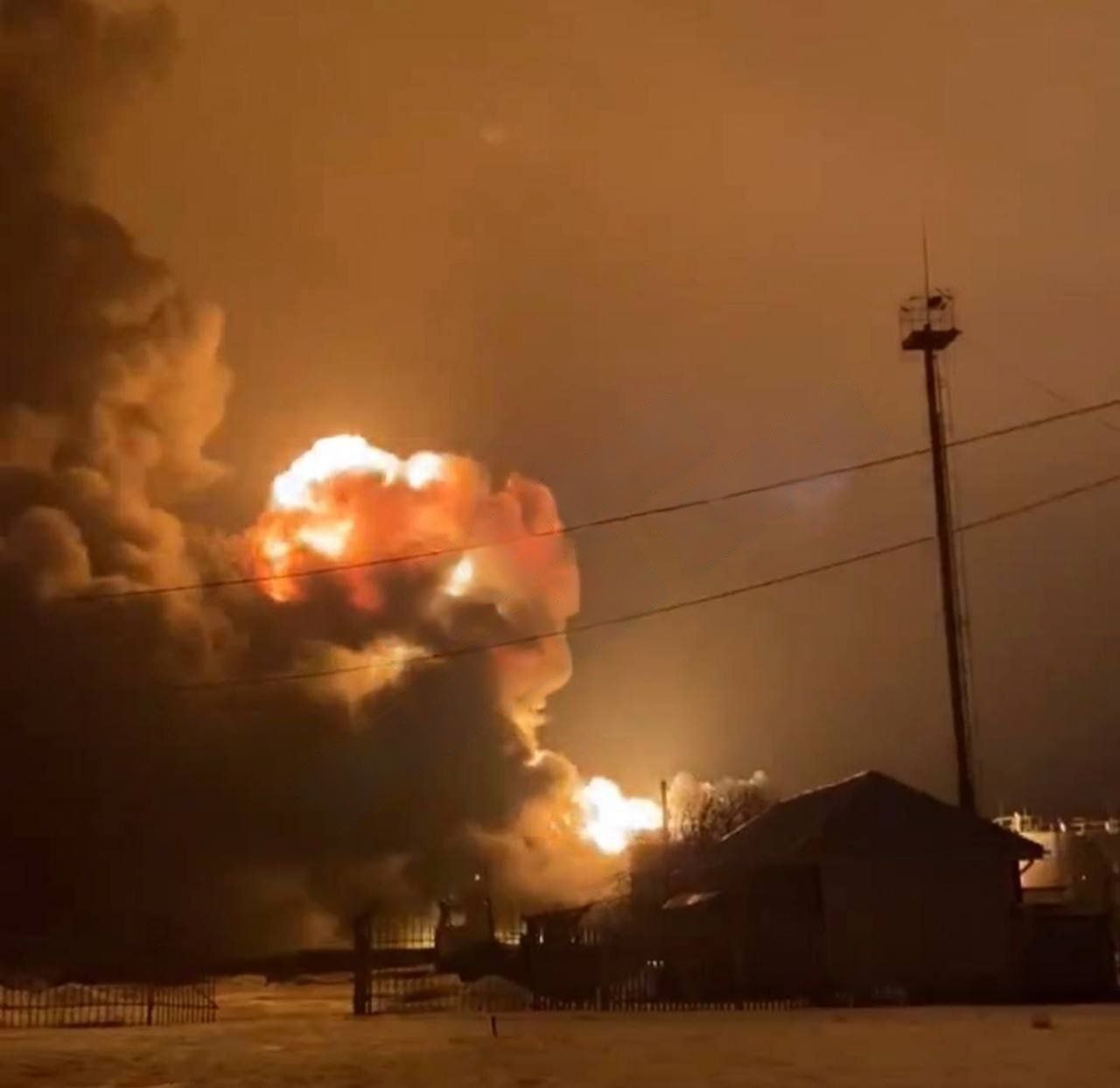 Կուրսկում ուկրաինական անօդաչուների հարվածի հետևանքով խոշոր նավթապահեստ է այրվում