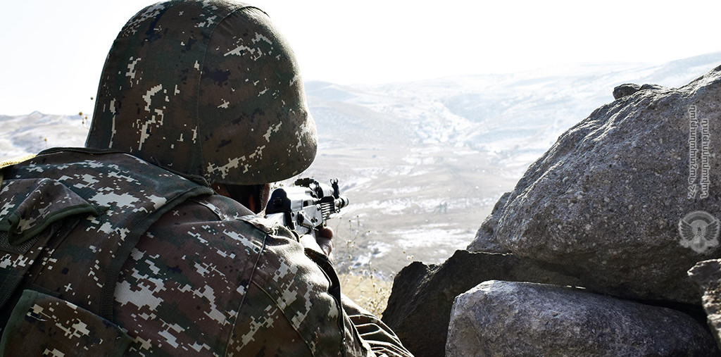 ВС Азербайджана из крупнокалиберных видов стрелкового оружия открыли огонь по армянским боевым позициям, в частности, на участке села Хачик Вайоц Дзорской области