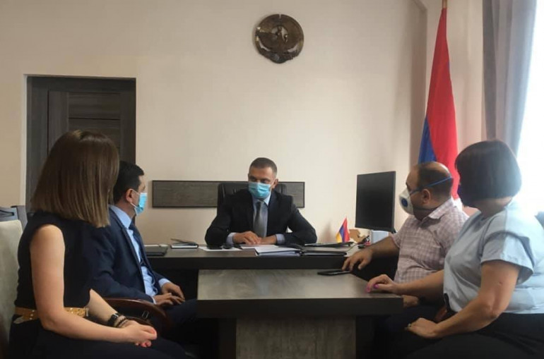 ԱՀ պարետը տուրիստական ընկերությունների ներկայացուցիչների հետ քննարկել է կորոնավիրուսի պատճառով ոլորտին հասցված վնասները