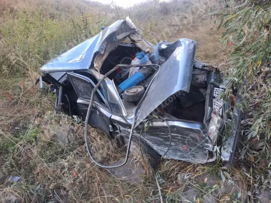 Խոշոր ավտովթար Գեղարքունիքի մարզում. «ՎԱԶ 2105»-ը Գագարին-Ծաղկունք ճանապարհին մի քանի պտույտ շրջվելով հայտնվել է ձորում. բժիշկները պայքարում են վիրավորների կյանքի համար
