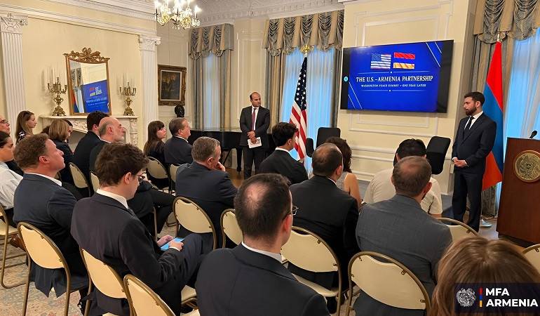 Վահան Կոստանյանը Վաշինգտոնում ներկայացրել է Հայաստանի արտաքին քաղաքականության առաջնահերթությունները
