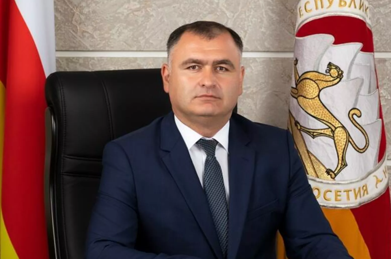 Нам неинтересно мнение премьер-министра Армении, который предал свой же народ - Гаглоев