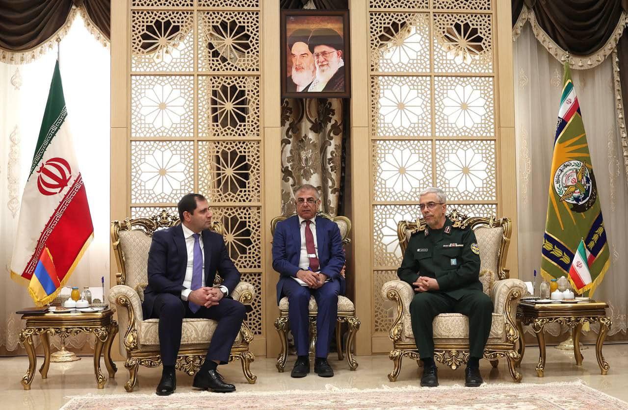 Папикян встретился с начальником Генерального штаба Вооруженных сил Ирана