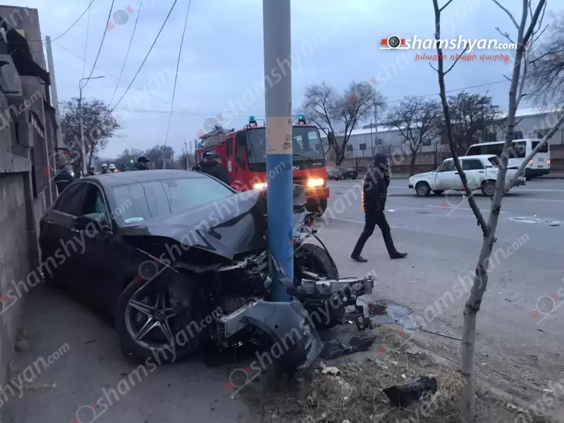 Երևանում 14-ամյա տղան Mercedes-ով բախվել է «07»-ին, ապա՝ երկաթե սյանը. կա վիրավոր