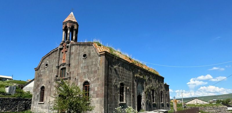 Կարծախի Սուրբ Հովհաննես Կարապետ եկեղեցու դռները մի քանի տարի է՝ փակ են