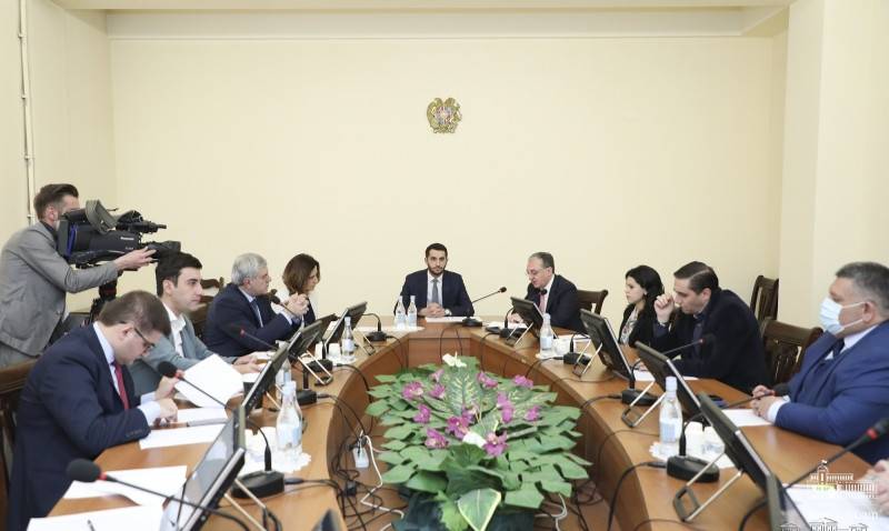 Մենք պարզ ասում ենք՝ այո՛, փոխզիջում է, և դա Արցախն էլ է ասում. Մնացականյան