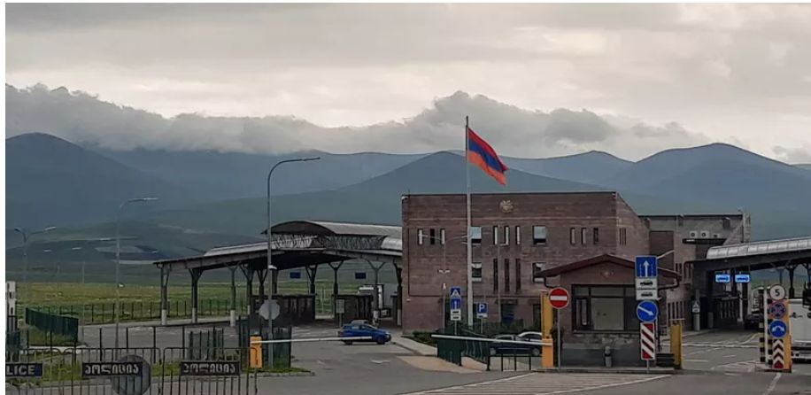 Ինչպես են Ջավախքի բնակիչները նոր սահմանափակումների պայմաններում ապրանքներ փոխադրում Հայաստան
