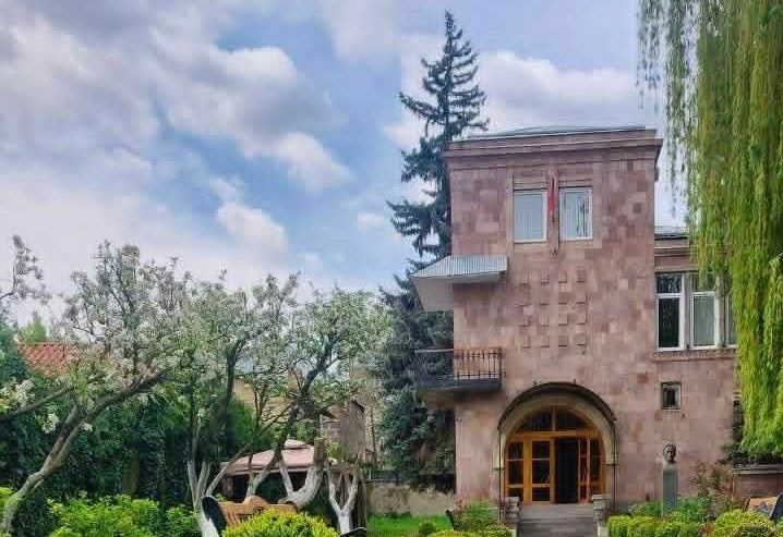 Այսուհետև Ստեփան Զորյանի տուն-թանգարանի այցելուները QR կոդի միջոցով կարող են դիտել «Մենավոր ծառը» անիմացիան
