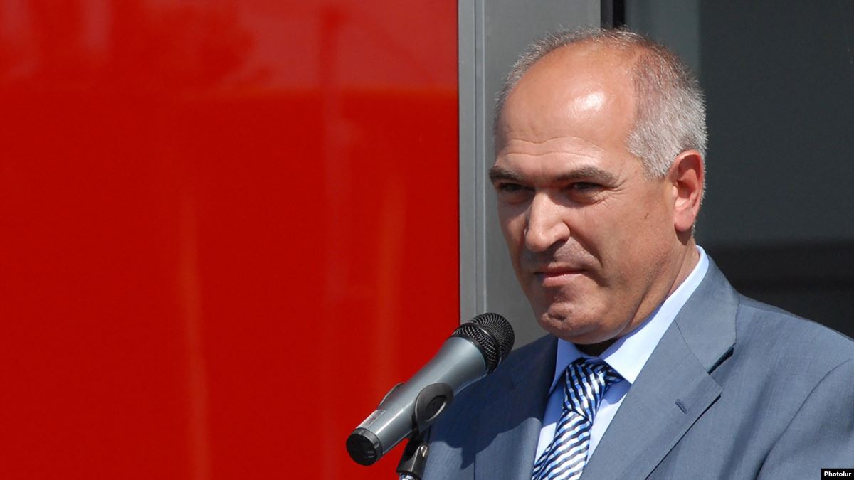 Հիմա կյանքի հա՞րցն է կարևո՞ր, թե հետախուզումը. ըստ փաստաբանի, Մայրապետյանը դեռ շարունակում է բուժումը