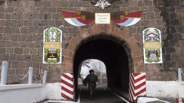 Вопрос о выводе российских войск из Армении не стоит, заявил посол Копыркин
