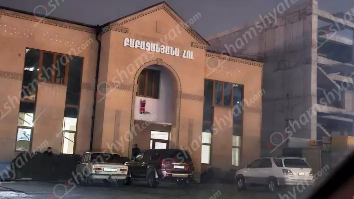 Հանրահայտ ու թանկարժեք օղիներ կեղծելու համար բերման է ենթարկվել մի քանի ռեստորաններ աշխատեցնող, «Գոռ» սգո սրահի տնօրենը