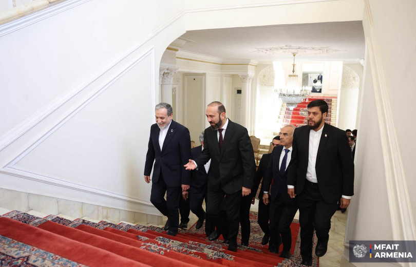 Միրզոյանն ու Արաղչին ընդգծել են Իրանի աջակցությունը «Խաղաղության խաչմերուկ» ծրագրին, քննարկել ԹՐԻՓՓ-ը