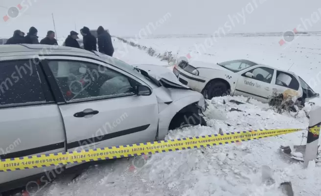 Գեղաձորում բախվել են «Ford Focus»-ը «Scoda»-ն․վերջինը հայտնվել է երթևեկելի գոտուց դուրս․ կա 3 վիրավոր